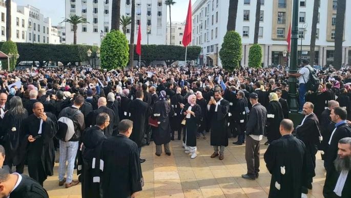 إضراب المحامين يشل محاكم المغرب أسبوعاً كاملاً… أزمة قانون المهنة تتصاعد