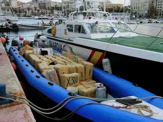 المغرب وإسبانيا يحبطان تهريب قرابة 5 أطنان من الحشيش في مضيق جبل طارق