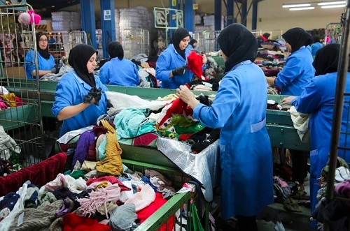 تقرير دولي يضع نفايات النسيج في قلب الصناعة المغربية: 1.9 مليار دولار و30 ألف منصب على الطاولة