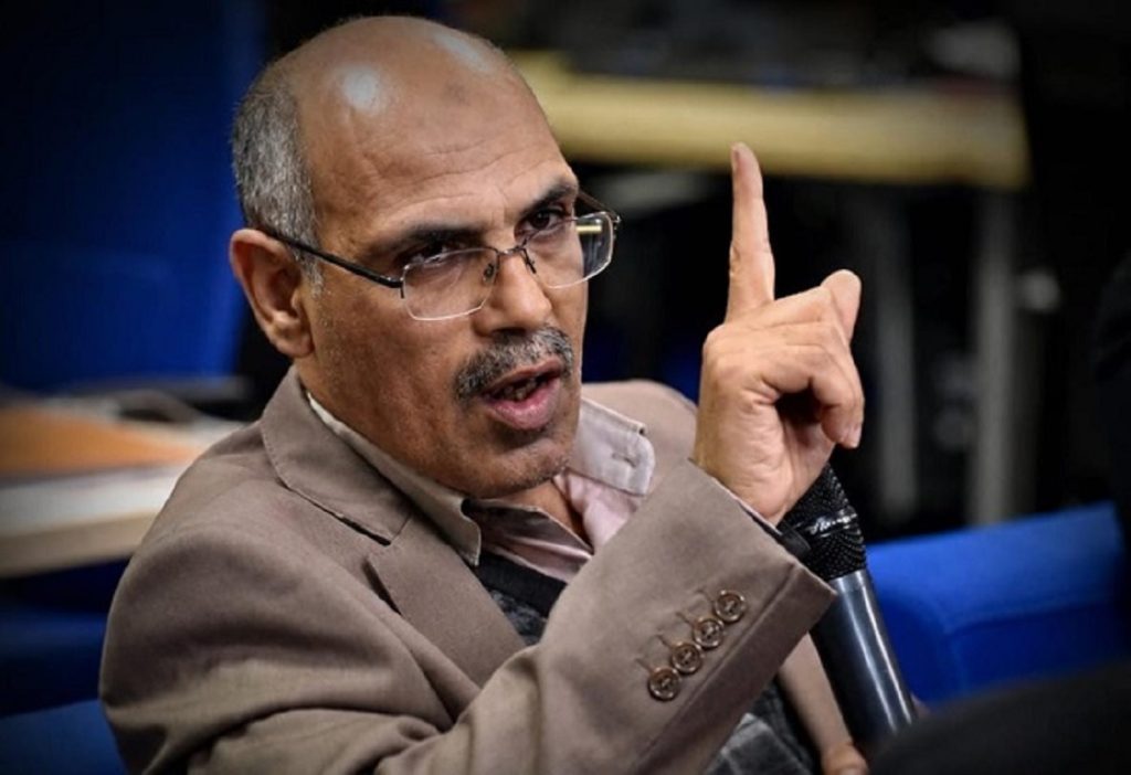 «خمس سنوات من الافتراس».. الكنبوري يفتح جبهة المال والحكم في وجه أخنوش الكنبوري يهاجم أخنوش حول المال والحكم بعد خمس سنوات من الحكومة