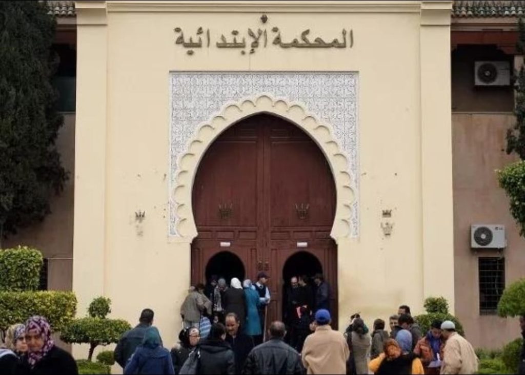 تعليق على فيسبوك يقود إلى متابعة قضائية بمراكش وحقوقيون يدخلون على الخط