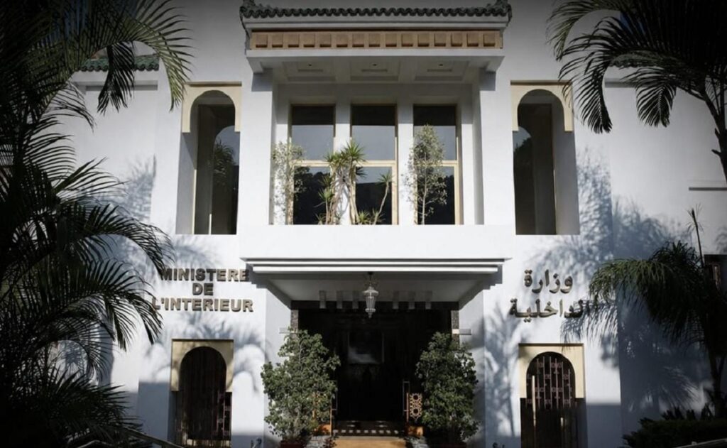 البناء غير المرخص وسحب أختام مقدمين وشيوخ في المغرب