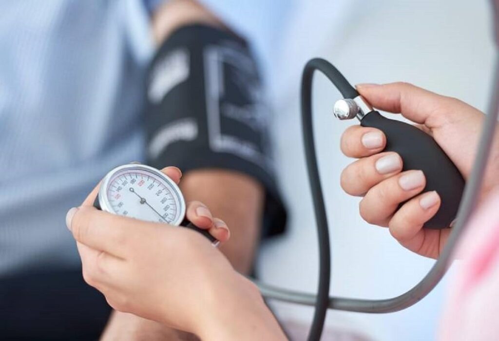 إصلاح الصحة أمام اختبار العاملين.. 20% من مهنيي عينة بالجنوب أفادوا بارتفاع ضغط الدم ارتفاع ضغط الدم لدى مهنيي الصحة في دراسة شملت جنوب المغرب