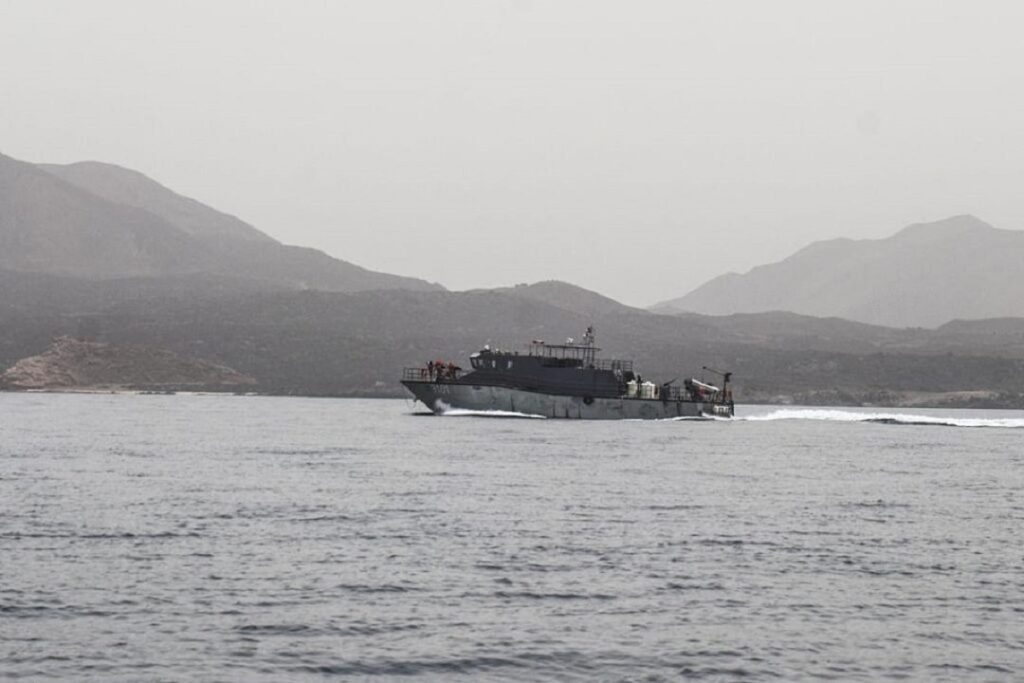 سيطرة الحوثيين على جزر حنيش قرب باب المندب في البحر الأحمر