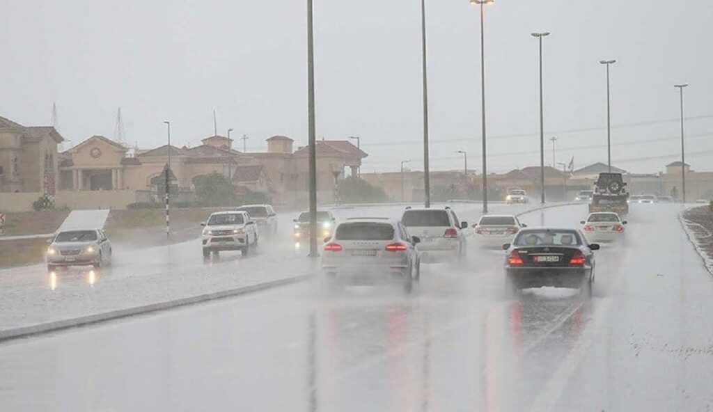 45 درجة و40 ملم من الأمطار.. نشرة إنذارية تشمل أكثر من 30 عمالة وإقليماً بالمغرب نشرة إنذارية بالمغرب تحذر من حرارة 45 درجة وزخات رعدية وتساقط البرد
