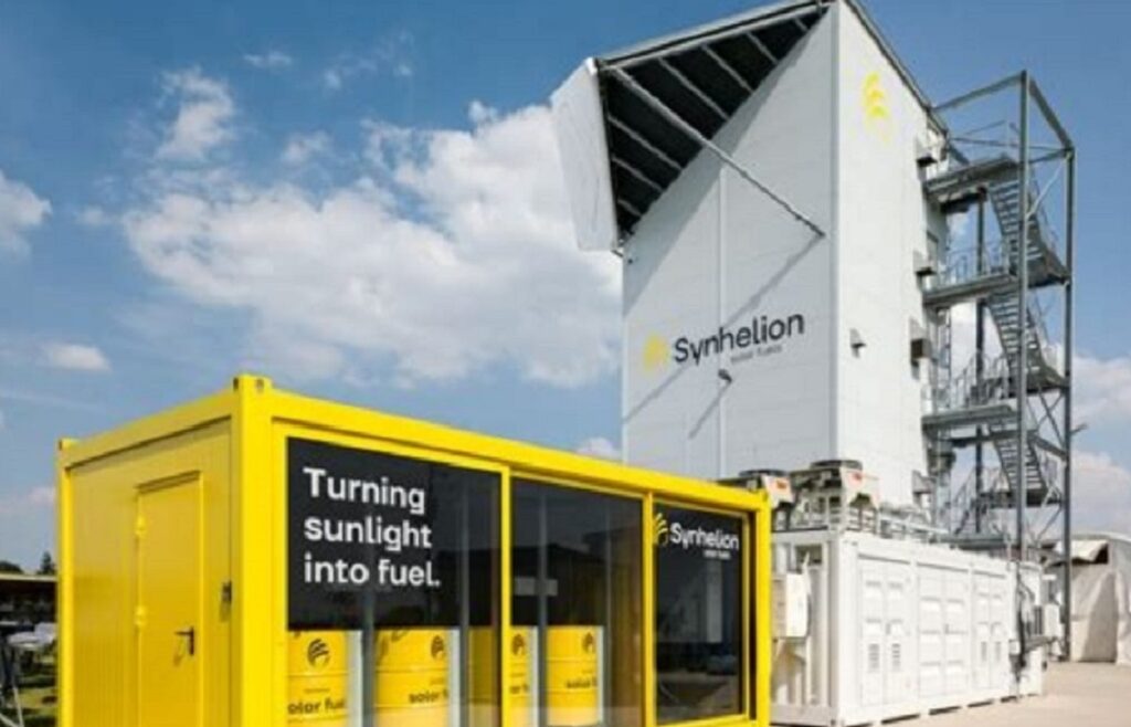 طانطان.. Synhelion تحجز الأرض لمصنع وقود اصطناعي بطاقة 100 ألف طن سنوياً مشروع مصنع الوقود الاصطناعي بطانطان بطاقة 100 ألف طن سنوياً لشركة Synhelion
