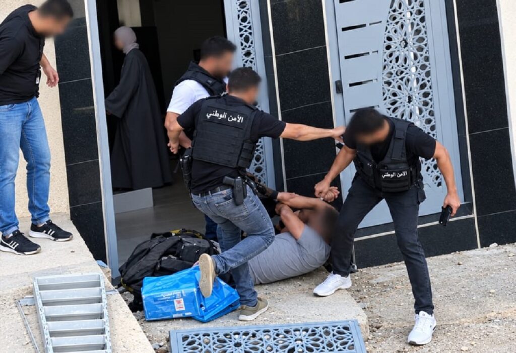 مواجهة إمزورن المسلحة.. مقتل شرطي وإصابة دركيين ومدني وتوقيف 3 أشخاص مواجهة إمزورن ومقتل شرطي خلال عملية أمنية بالحسيمة