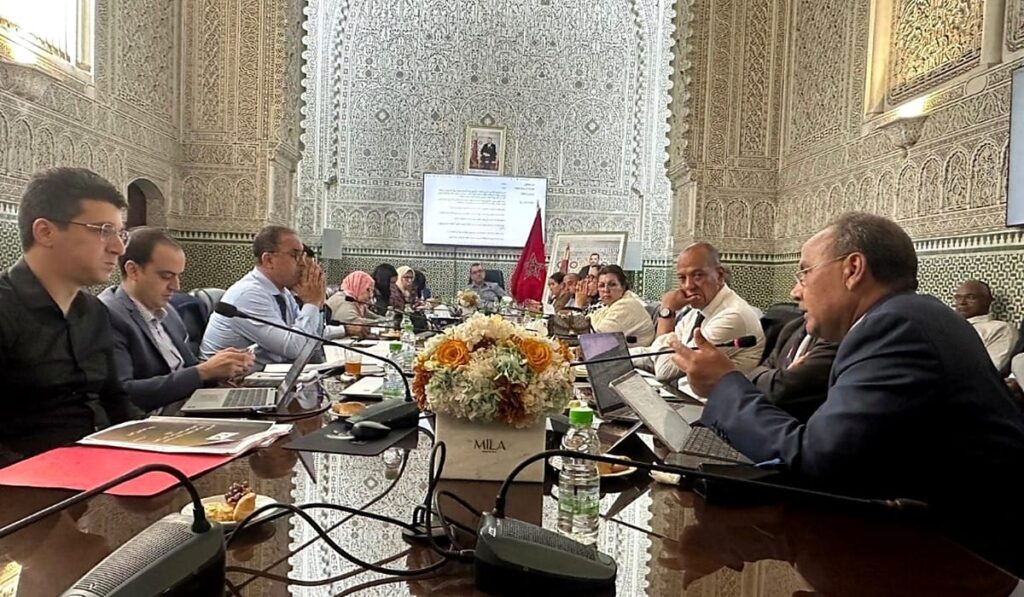 الجهوية المتقدمة بالمغرب وتحويل 12 مليار درهم للجهات سنة 2027 وتقرير المجلس الأعلى للحسابات حول نقل الموظفين والاختصاصات