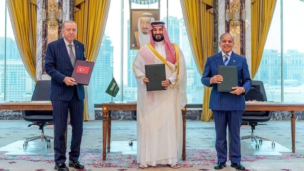 اتفاقية مكة للدفاع المشترك بين تركيا والسعودية وباكستان بحضور أردوغان ومحمد بن سلمان وشهباز شريف في قمة 7 غشت 2026