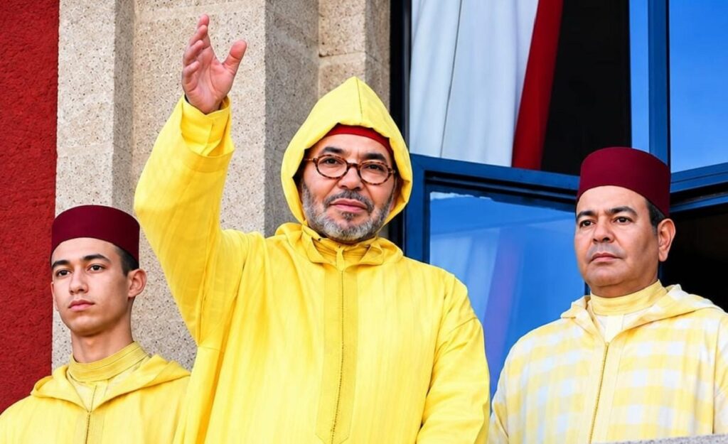 «فرص قد لا تتكرر».. الملك يضع الحكومة والبرلمان أمام اختبار الجهوية والتشغيل والهجرة الخطاب الملكي 2026 أمام البرلمان المغربي والملك محمد السادس يحدد أولويات الجهوية والتشغيل والهجرة