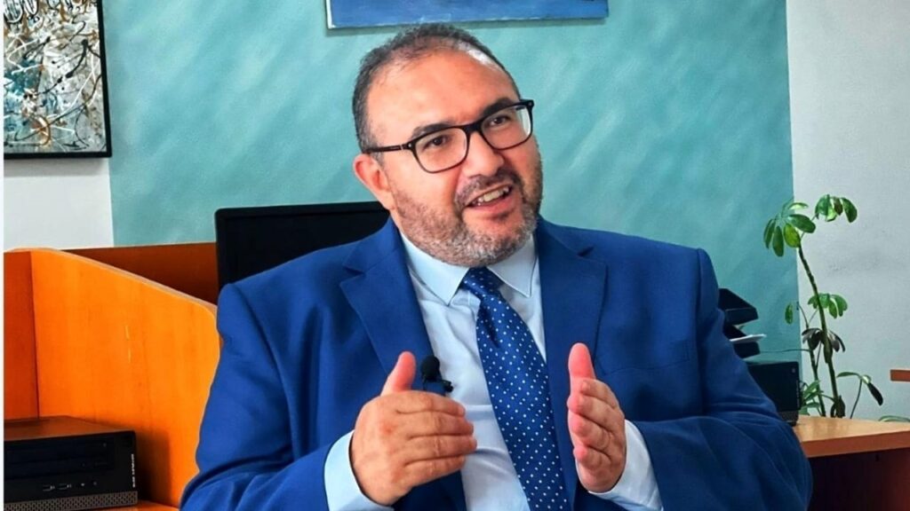 «أنت رجل الماضي وفرضت نفسك في حكومة المستقبل!».. بنموسى يواجه بنعبد الله وبلاغ حزبي يعقّد اتهامه! محمد بنموسى ونبيل بنعبد الله في خلاف سياسي بشأن مفاوضات تشكيل حكومة المنصوري وتفويض اللجنة المركزية