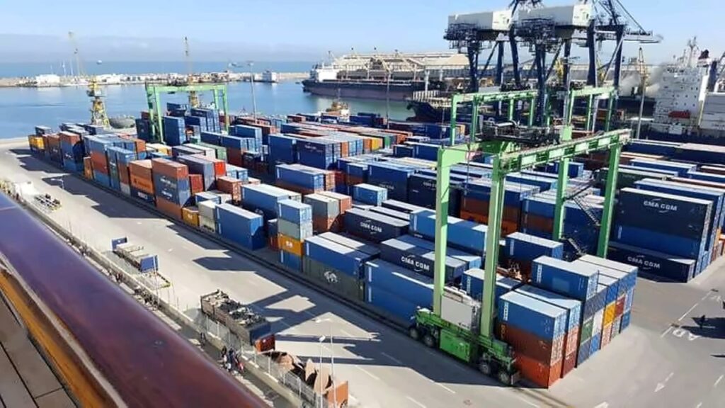 النمو يرتفع إلى 4.9%.. وعجز الحساب الجاري للمغرب يتجاوز الضعف ويبلغ 42 مليار درهم! النمو الاقتصادي وعجز الحساب الجاري للمغرب في تقرير البنك الإفريقي للتنمية 2026